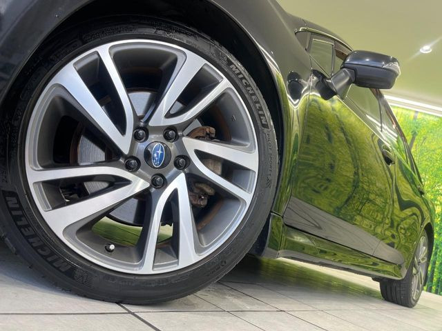 �y����18�C���`�A���~�z�C�[���z�O�ςɃ}�b�`���������A���~�z�C�[���𑕒����Ă���܂��B�e��ЊO�A���~�z�C�[����A�X�^�b�h���X�^�C�����戵�����Ă���܂��B���񂲑��k����������