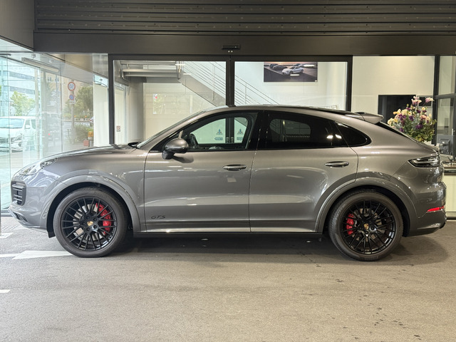 カイエンクーペGTS ティプトロニックS リアセンターシート 4WD