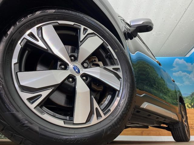 �y����18�C���`�A���~�z�C�[���z�O�ςɃ}�b�`���������A���~�z�C�[���𑕒����Ă���܂��B�e��ЊO�A���~�z�C�[����A�X�^�b�h���X�^�C�����戵�����Ă���܂��B���񂲑��k����������