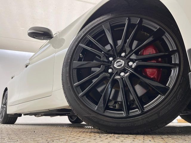 �y19�C���`�A���~�z�C�[���z�O�ςɃ}�b�`�����A���~�z�C�[���𑕒����Ă���܂��B�e��ЊO�A���~�z�C�[����A�X�^�b�h���X�^�C�����戵�����Ă���܂��B���񂲑��k����������