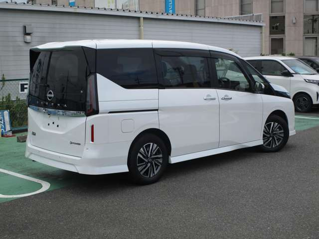 セレナ1.4 e-POWER ハイウェイスターV