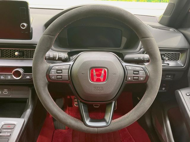 �y�X�G�[�h�X�e�A�����O�z����ɂ����f�ނ��̗p����A�O���b�v���\�ɗD�ꂽ�X�e�A�����O�ł��B�n���h�����O���̑��쐫�����サ�A���S�E���S�ȑ��s�ɍv�����܂��B���������ӂ�錩���ڂ������ł��ˁ�