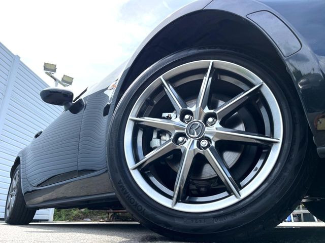 �y����16�C���`�A���~�z�C�[���z�O�ςɃ}�b�`���������A���~�z�C�[���𑕒����Ă���܂��B�e��ЊO�A���~�z�C�[����A�X�^�b�h���X�^�C�����戵�����Ă���܂��B���񂲑��k����������