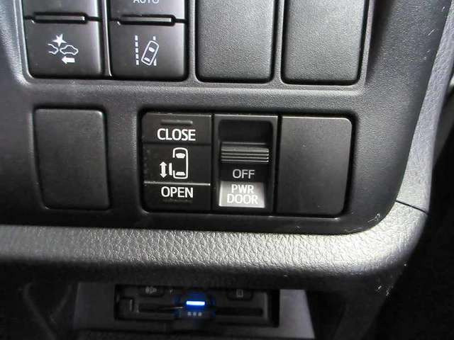 ヴォクシー2.0 V 4WD