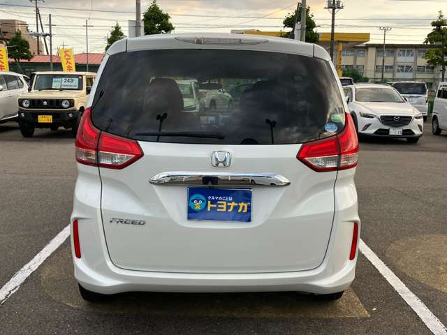 雹による凹みがありますが、その分価格がお買い求めやすくなっております。状態は担当営業までお申しつけ下さい。