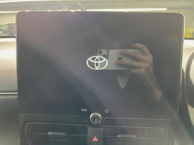 �y10.5�C���` �f�B�X�v���C�I�[�f�B�I�z���ʂ̃f�B�X�v���C��AppleCarPlay��AndroidAuto�����p�\�B�傫�ȉ�ʂŃX�}�z�i�r�A�v���������p���������܂���