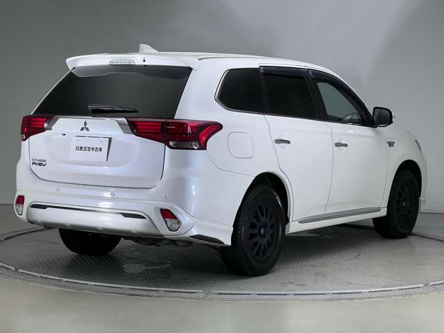 アウトランダーPHEV2.4 G プレミアムパッケージ 4WD