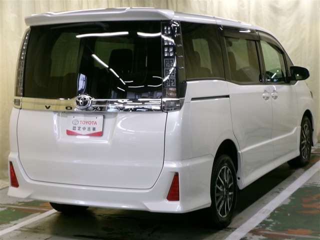ヴォクシー2.0 ZS 4WD