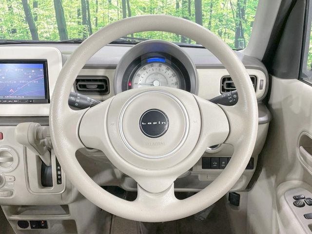 【ステアリングスイッチ】運転中、前方から目線をそらすことなく、オーディオ等の操作が可能な便利機能!安心&快適なドライブを演出してくれます♪