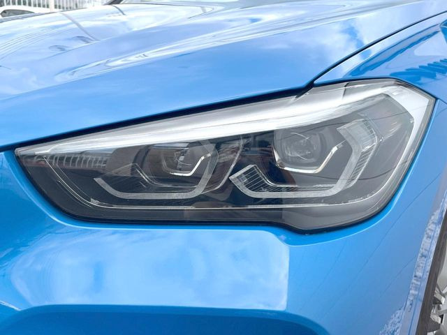 ●LEDヘッドライト:夜間走行時も良好な視界を確保し安心して運転できる高輝度LEDヘッドライトを装備!点灯速度が早く、消費電力も抑えられています。