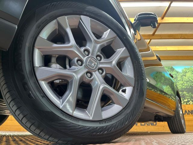 �y����18�C���`�A���~�z�C�[���z�O�ςɃ}�b�`���������A���~�z�C�[���𑕒����Ă���܂��B�e��ЊO�A���~�z�C�[����A�X�^�b�h���X�^�C�����戵�����Ă���܂��B���񂲑��k����������