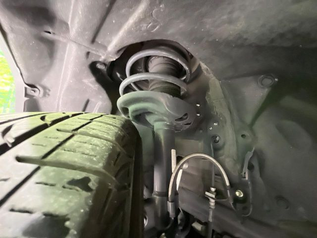 お車を安心してお乗りいただく為には、足回りの定期点検が欠かせません。サービスサポート(有償保証)では無料点検もご提供しており、安心のカーライフをお過ごしいただけるサポート体制が整っています。