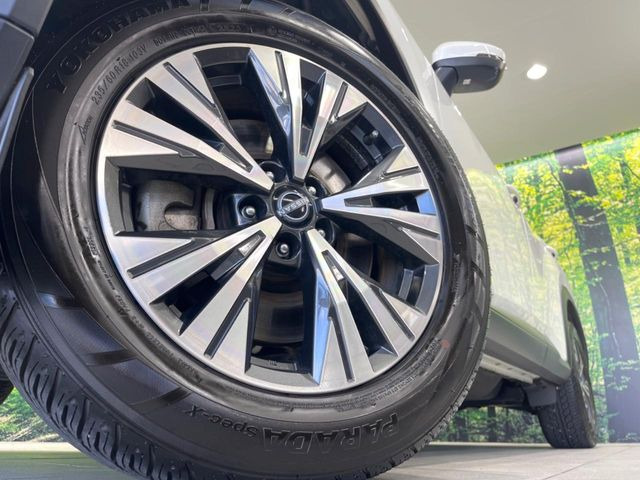 �y����18�C���`�A���~�z�C�[���z�O�ςɃ}�b�`���������A���~�z�C�[���𑕒����Ă���܂��B�e��ЊO�A���~�z�C�[����A�X�^�b�h���X�^�C�����戵�����Ă���܂��B���񂲑��k����������