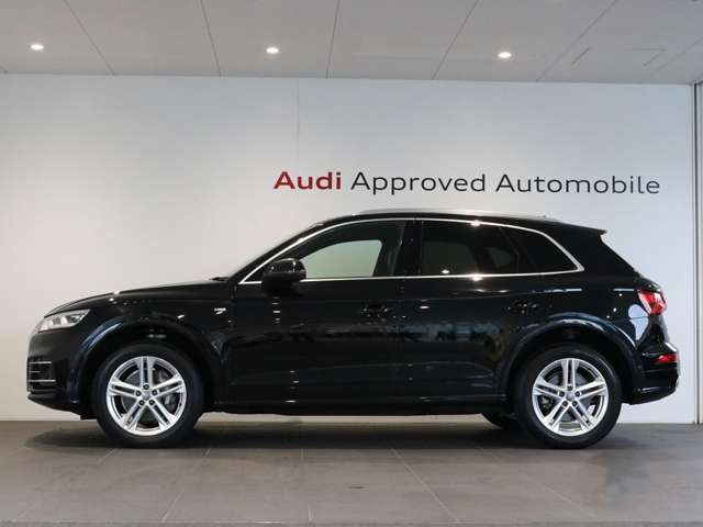Q545 TFSI クワトロ スポーツ 4WD
