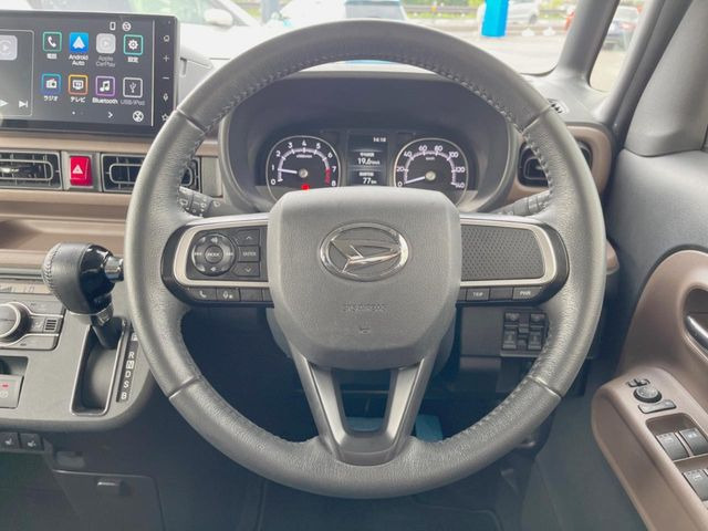 【純正革巻きステアリング】上質な革を使用することで、手にしっかり馴染みとても運転しやすいハンドルです♪