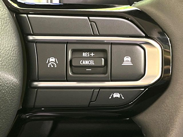 【アダプティブクルーズコントロール】高速道路での長距離走行が楽に!!自動で速度を保つクルーズコントロールが、衝突軽減システムと連携し、前方の車両を感知して車間を保つように速度調節してくれます!!