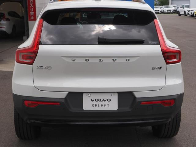 XC40ウルトラ B4 AWD ダークエディション 4WD