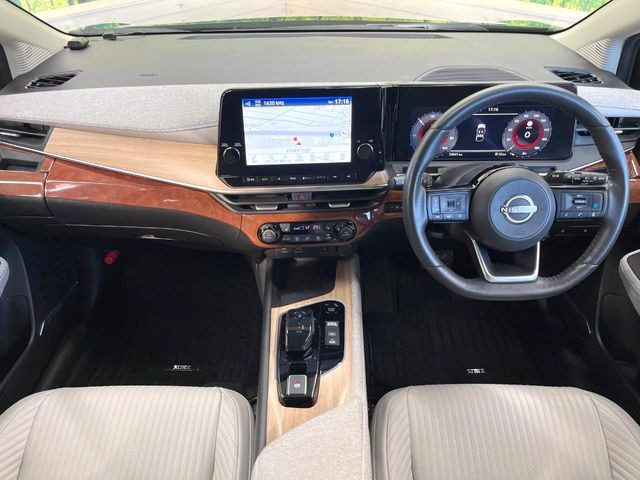 ノートオーラ1.2 G FOUR レザーエディション 4WD