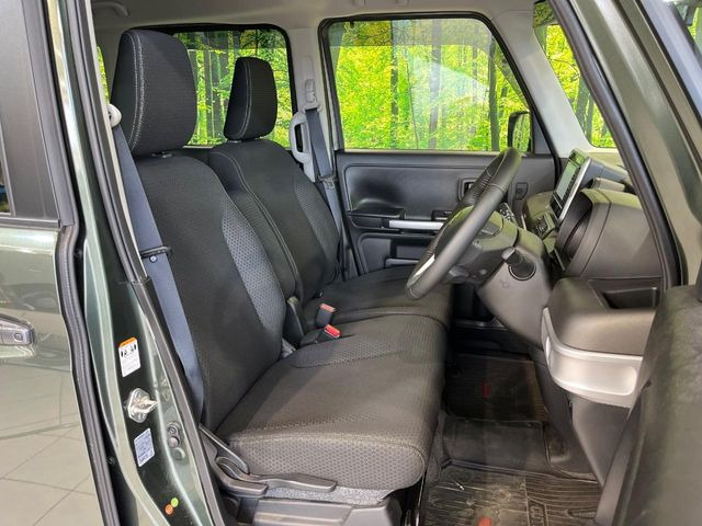 運転席シート廻りは使用感も少なく、良好な状態となっています。丁寧に使われていたことがよくわかりますね。