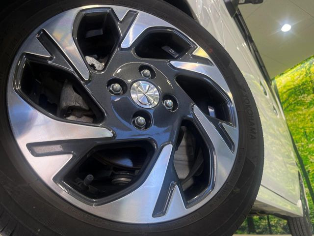 �y����15�C���`�A���~�z�C�[���z�O�ςɃ}�b�`���������A���~�z�C�[���𑕒����Ă���܂��B�e��ЊO�A���~�z�C�[����A�X�^�b�h���X�^�C�����戵�����Ă���܂��B���񂲑��k����������