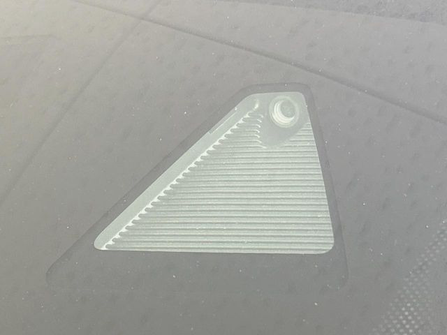 【スマートブレーキサポート】走行中に前方の車両等を認識し、衝突しそうな時は警報とブレーキで衝突回避と被害軽減をアシスト。より安全にドライブをお楽しみいただけます。