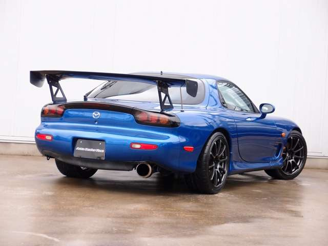 �l�C��RX-7�^�C�vRS�̓���!�C�����̖������f�����x�[�X�ɃJ�X�^�����{���AHKS�ԍ����AADVAN��RS18AW�AR�}�W�b�N�}�t���[�AHKS�u���[�I�t�Ȃǂ̍��z�p�[�c��HDD�n�f�W�i�r������