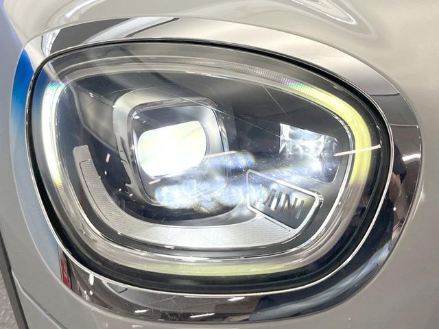 ��LED�w�b�h���C�g:��ԑ��s�����ǍD�Ȏ��E���m�ۂ����S���ĉ^�]�ł��鍂�P�xLED�w�b�h���C�g�𑕔�!�_�����x�������A����d�͂��}�����Ă��܂��B