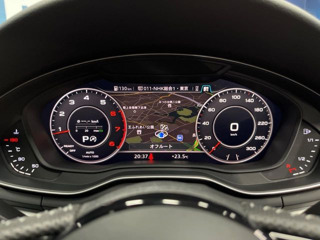 ●バーチャルコックピット:全体が液晶パネルとなっている先進的なメーターパネル。通常のスピードメーターとしての機能はもちろん、ナビ・オーディオ機能の確認・操作もでき、運転に集中しやすくなっております。