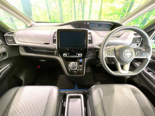 セレナ1.2 e-POWER ハイウェイスターV
