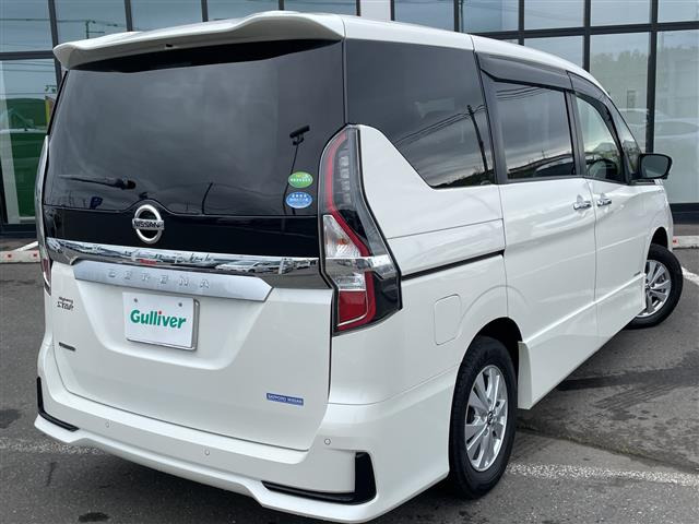 セレナ2.0 ハイウェイスターV 4WD