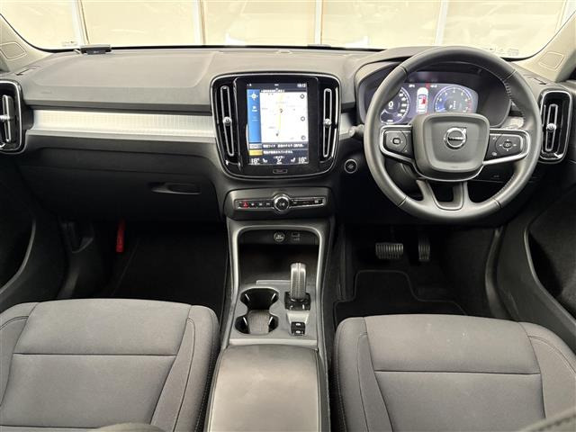 XC40B4 モメンタム