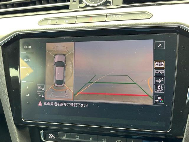 ���p�m���~�b�N�r���[���j�^�[:��p�̃J�����ɂ��A�ォ�猩���낵���悤�Ȏ��_��360�x�N���}�̎��͂��m�F���邱�Ƃ��ł��܂������p�������m�F���₷���A�����ꏊ�ł̐؂�Ԃ��⒓�Ԃ��X���[�Y�ɍs���܂��B