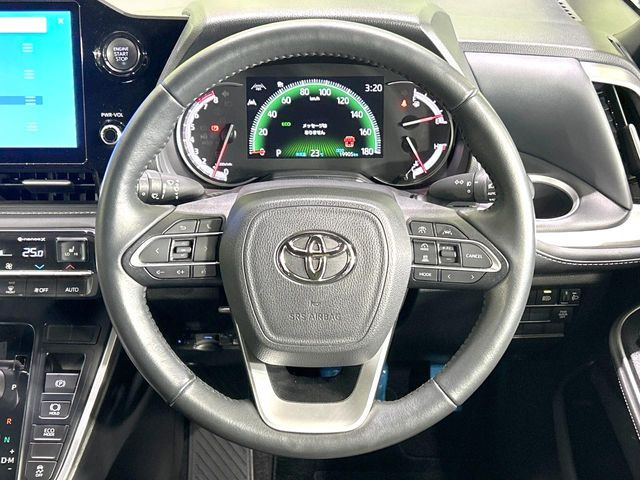 【レーダークルーズコントロール】高速道路での長距離走行が楽に!!自動で速度を保つクルーズコントロールが、衝突軽減システムと連携し、前方の車両を感知して車間を保つように速度調節してくれます!!