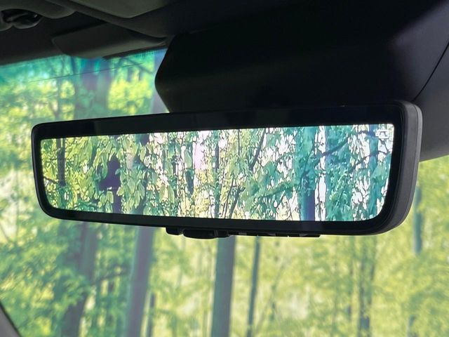 【デジタルインナーミラー】後席の大きな荷物や同乗者で後方が確認しづらい時でも安心!カメラが撮影した車両後方の映像をルームミラー内に表示。クリアな視界で状況の確認が可能です!