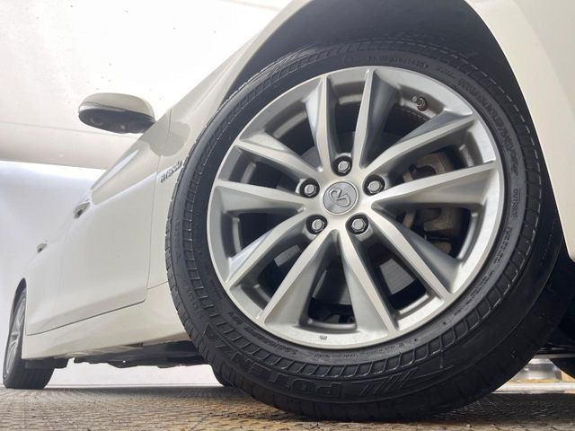 �y����17�C���`�A���~�z�C�[���z�O�ςɃ}�b�`���������A���~�z�C�[���𑕒����Ă���܂��B�e��ЊO�A���~�z�C�[����A�X�^�b�h���X�^�C�����戵�����Ă���܂��B���񂲑��k����������