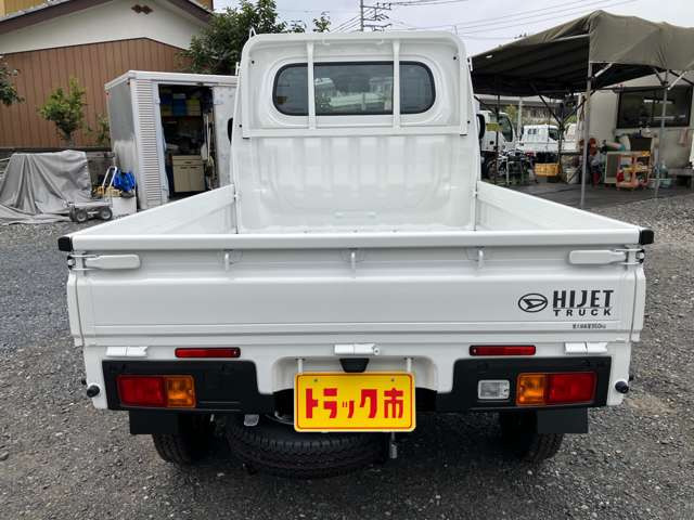 年間車検台数3,500台の自社指定整備工場にて車両を隅々まで点検整備!お客さまに安心・安全をお届けいたします!
