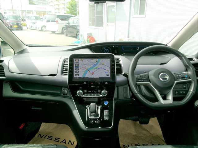 セレナ1.2 e-POWER ハイウェイスターV