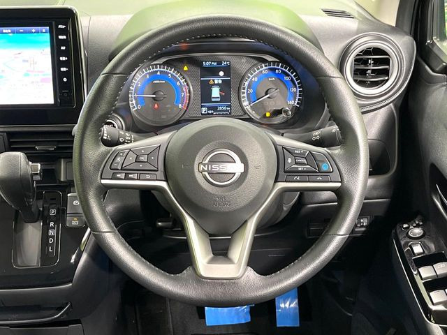 【ステアリングスイッチ】運転中、前方から目線をそらすことなく、オーディオ等の操作が可能な便利機能!安心&快適なドライブを演出してくれます♪