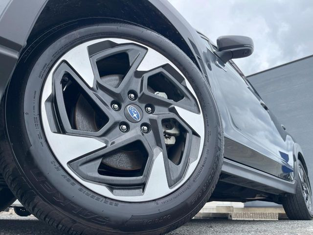 �y����18�C���`�A���~�z�C�[���z�O�ςɃ}�b�`���������A���~�z�C�[���𑕒����Ă���܂��B�e��ЊO�A���~�z�C�[����A�X�^�b�h���X�^�C�����戵�����Ă���܂��B���񂲑��k����������