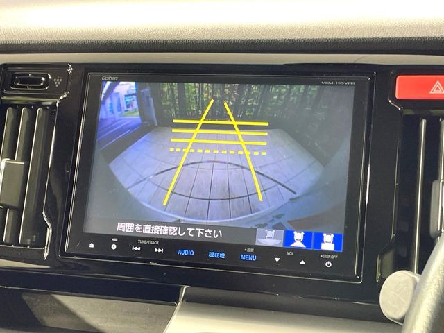 【バックカメラ】駐車時に後方がリアルタイム映像で確認できます。大型商業施設や立体駐車場での駐車時や、夜間のバック時に大活躍!運転スキルに関わらず、今や必須となった装備のひとつです!