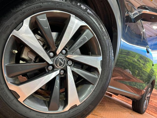 �y����18�C���`�A���~�z�C�[���z�O�ςɃ}�b�`���������A���~�z�C�[���𑕒����Ă���܂��B�e��ЊO�A���~�z�C�[����A�X�^�b�h���X�^�C�����戵�����Ă���܂��B���񂲑��k����������
