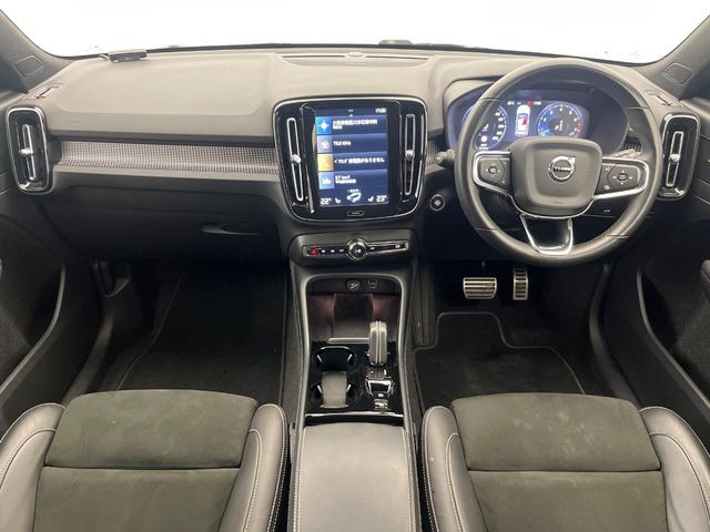 XC40B4 AWD Rデザイン 4WD
