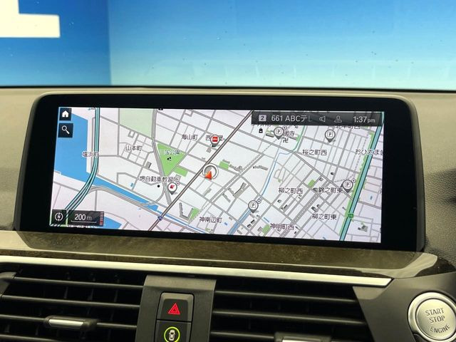 ●純正ナビ:一体感のあるナビは、高級感ある車内を演出してくれます。オーディオ機能も充実しておりますので、運転もより楽しめます♪