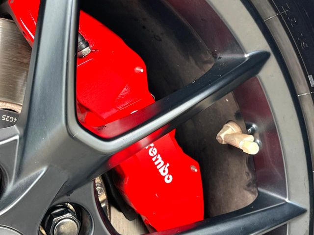 【ブレンボ製キャリパー】ハイパワー車両には強力なブレーキが必須!世界のスーパーカーにも採用されるイタリアの高級メーカー「ブレンボ」を装着!色鮮やかなキャリパーがスポーティな印象を引き立てます♪