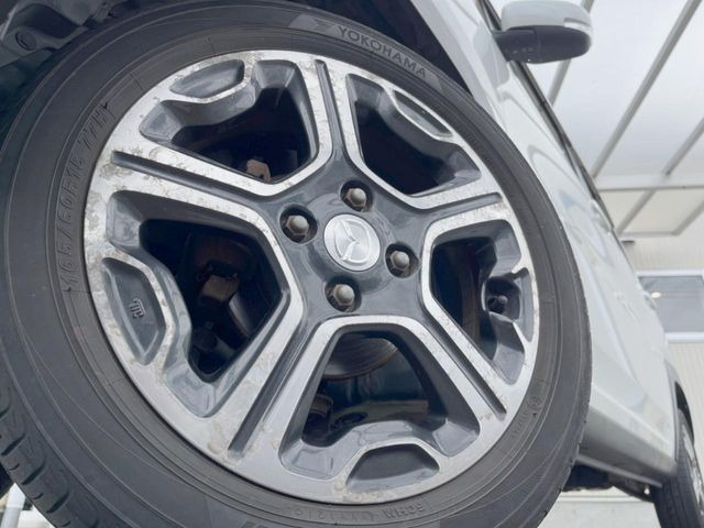 �y�����A���~�z�C�[���z�O�ςɃ}�b�`���������A���~�z�C�[���𑕒����Ă���܂��B�e��ЊO�A���~�z�C�[����A�X�^�b�h���X�^�C�����戵�����Ă���܂��B���񂲑��k����������