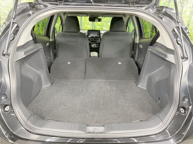後席を格納すると、これだけの広さが!シーンに合わせたシートアレンジで、大きな荷物も積むことが出来ます♪