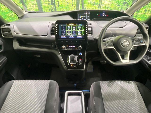 セレナ1.2 e-POWER ハイウェイスターV