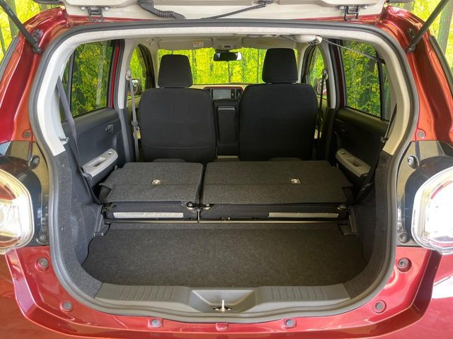 普段のお買い物や通勤、送迎等に十分な荷室スペースを確保しております。セカンドシートを倒すと、大きな荷物の積載も可能です♪
