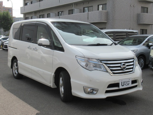 セレナ2.0 ハイウェイスター Vセレクション+Safety 4WD