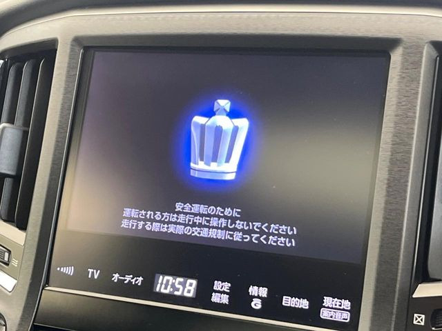 【メーカー純正ナビ】インテリアに溶け込むスタイリッシュな「専用設計」メーカーナビを装備♪視認性や操作性など基本性能にも優れ、より上質なカーライフをお楽しみいただけます。